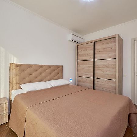 Adria Lux Apartmens 2 Sveti Stefan Exterior photo