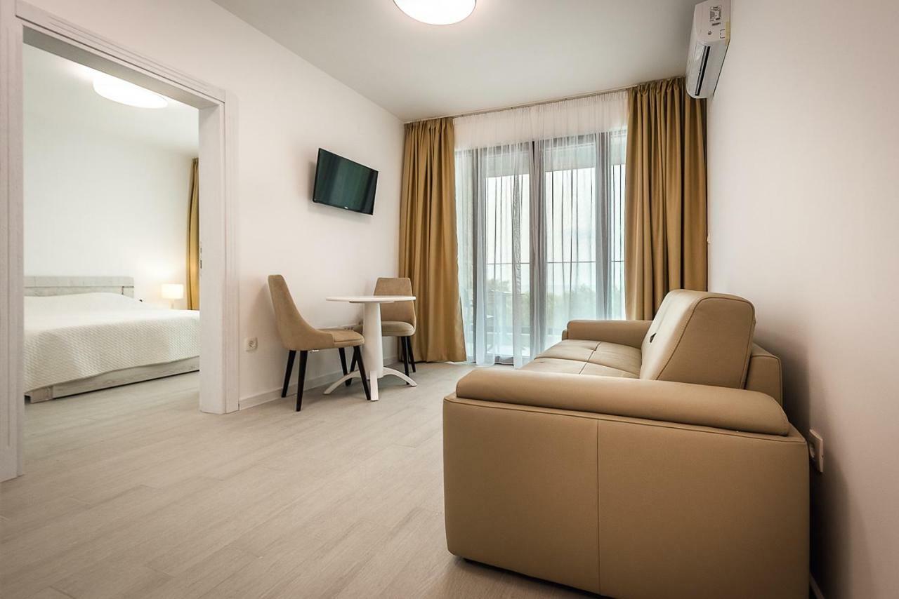 Adria Lux Apartmens 2 Sveti Stefan Exterior photo